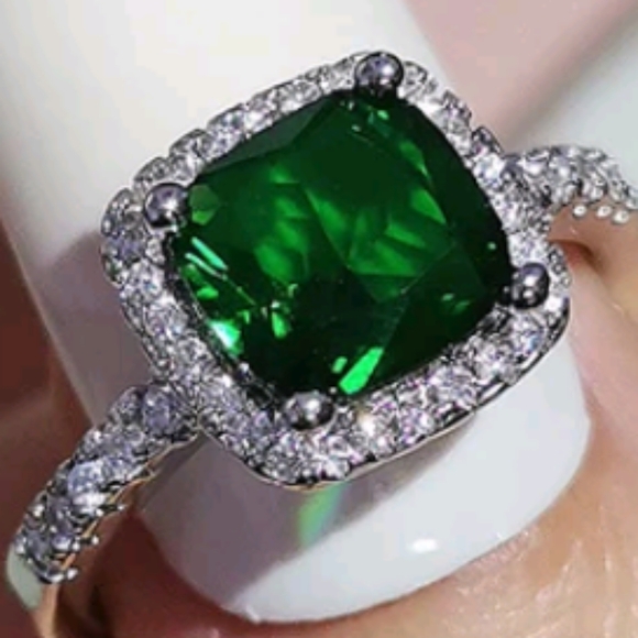 Women's Discount Luxury Clearance Jewelry Quartz CZ Wedding Rings - Picture 2 of 4